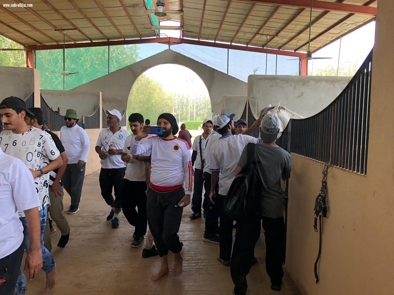 بهدف دعم الأسر المنتجة وتشجيعها  أكلات شعبية على مائدة  هايكنج السعودية بمحافظة الجموم 