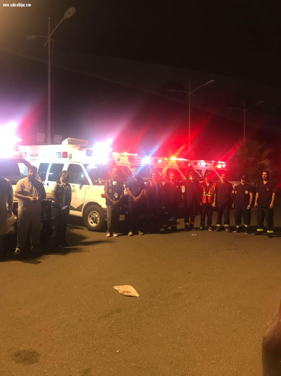 الهلال الأحمر يباشر حريق بمركز تجاري بجدة