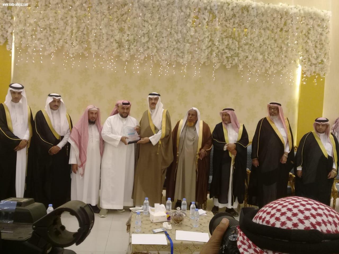 بحضور محافظ الطوال لجنة التنمية تكرم الفائزين بجائزة التميز في دورتها الثالثة ١٤٤٠هـ