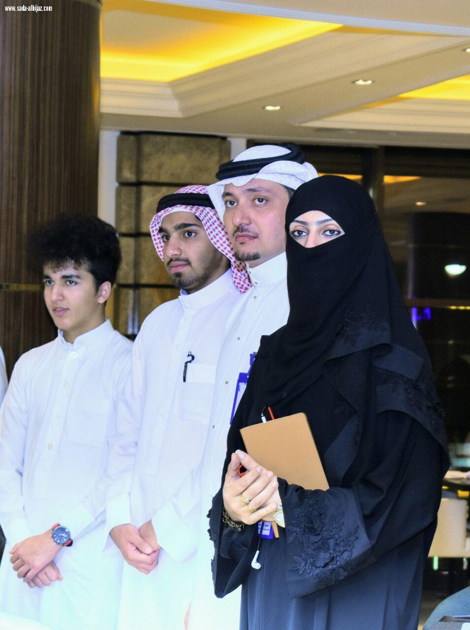 تحت إشراف الجمعية العربية السعودية للثقافة و الفنون بمنطقة المدينة المنورة فريق الإعلام الواعي يدشن معرض الليوان للفنون البصرية...