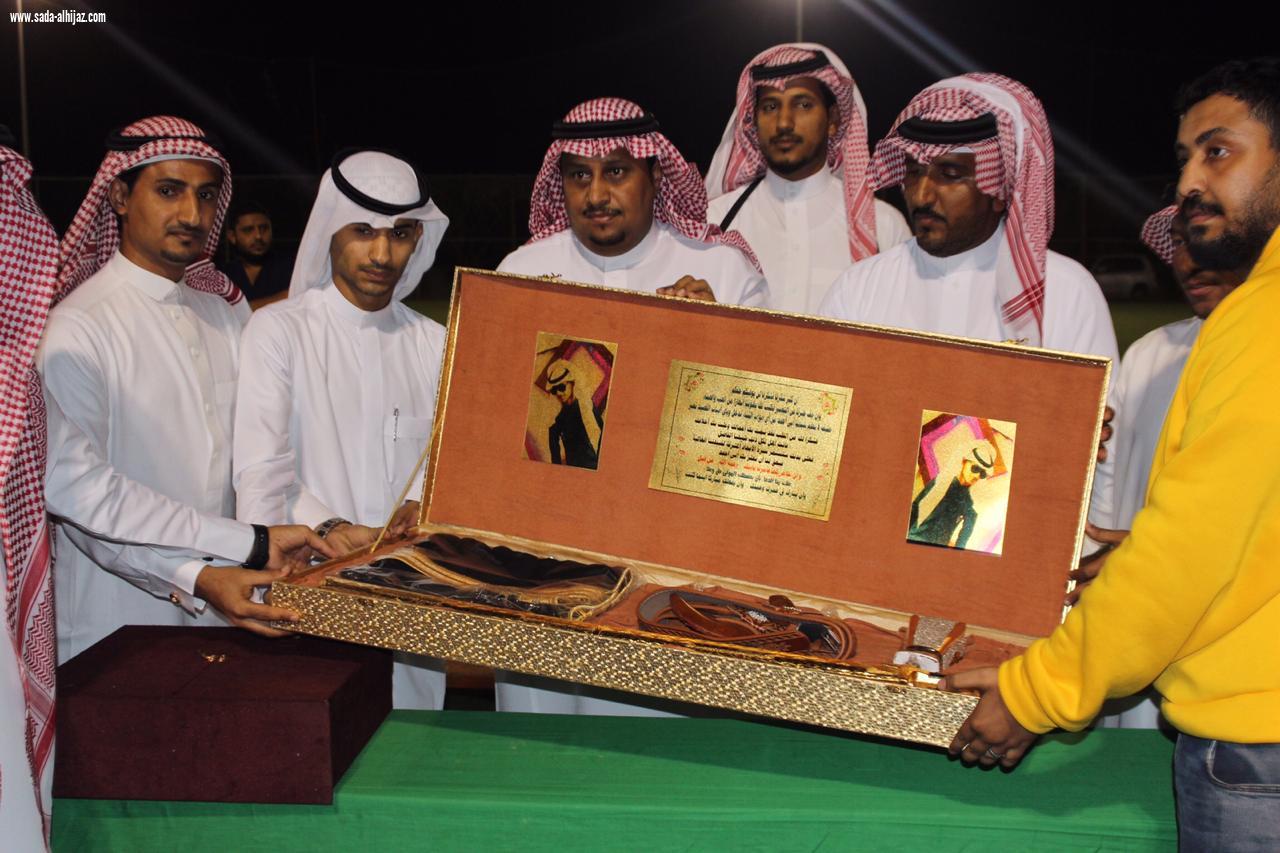 عدد من الشخصيات تحضر نهائي بطولة الشيخ الفقيد أحمد جبران شراحيلي وتتوج الكبشية باللقب.