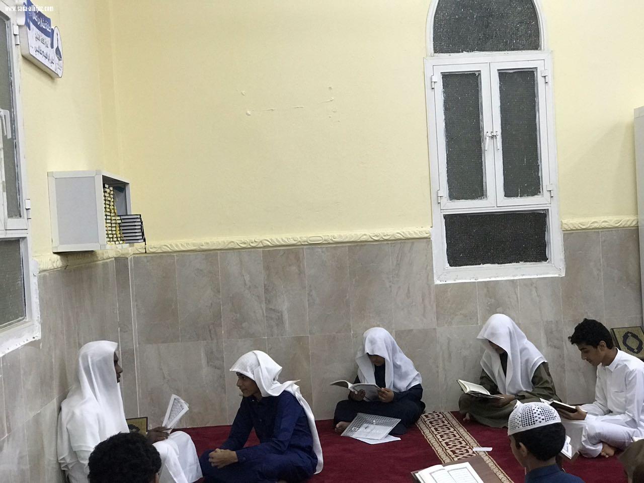 مجمع الفاروق ببيش يكرم الطلاب والمعلمين المتميزين