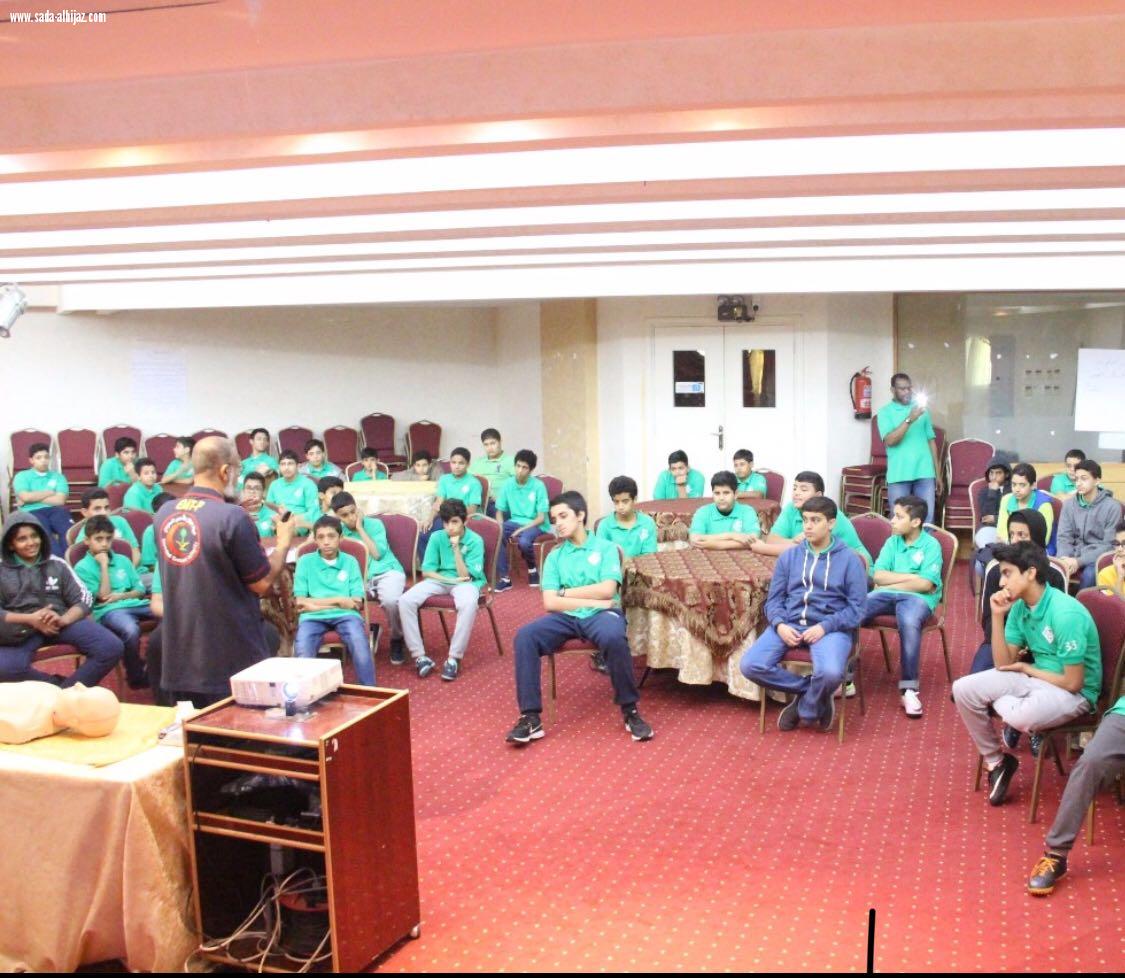 محاضرة عن  الإسعافات الأولية  بمدرسة الاقصى المتوسطة بجدة