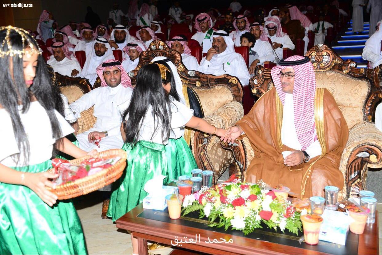 فريق فراشات العلا الترفيهي يحتفي بالوطن