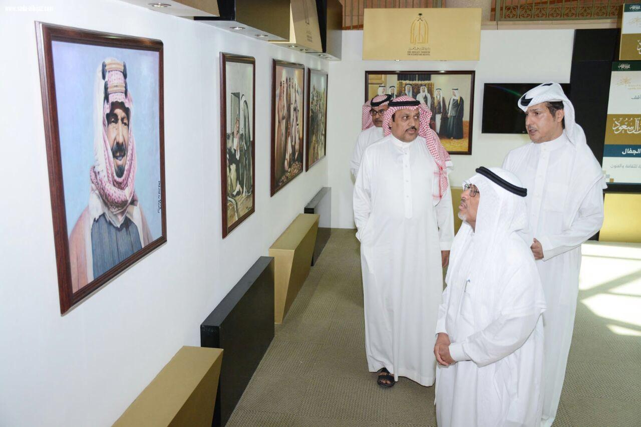 فنون الرياض تنظم معرضاً تشكيلياً لسيرة الملك عبد العزيز السياسية للفنانة فضيلة الجفال