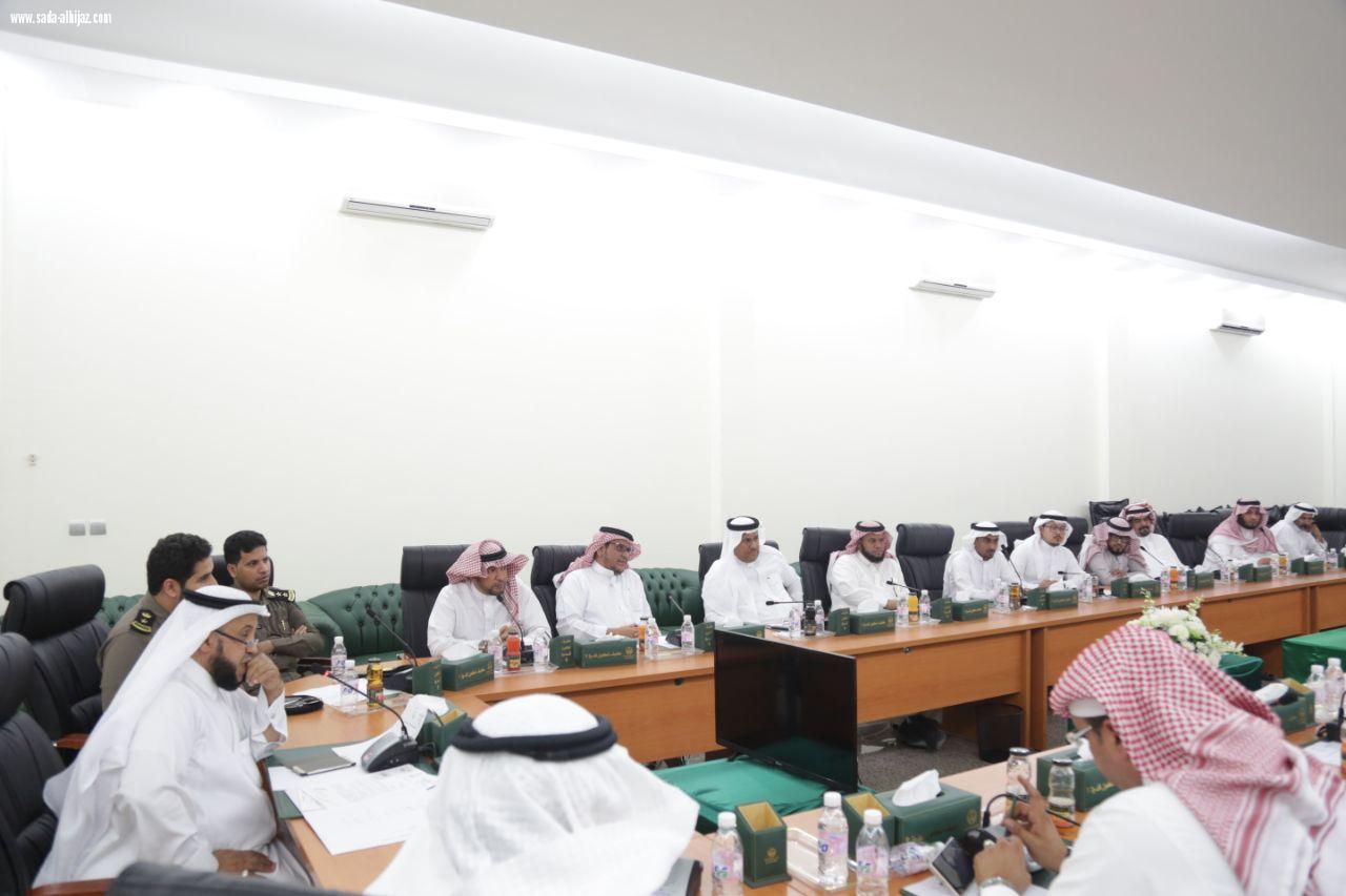 محافظ الكامل يعقد إجتماع لجنة التنمية السياحية الثالث بالمحافظة