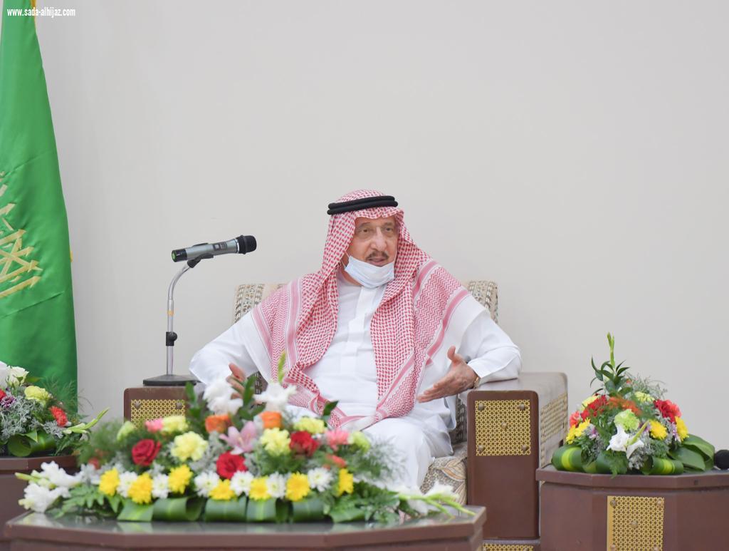 سمو أمير منطقة جازان يلتقي مشايخ وأهالي محافظة العيدابي