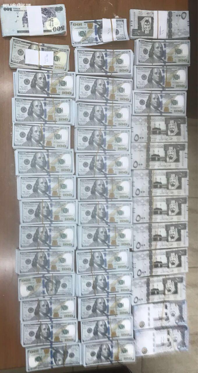 تقبض شرطة منطقة الرياض على شخصين بجريمة تزوير نقود.