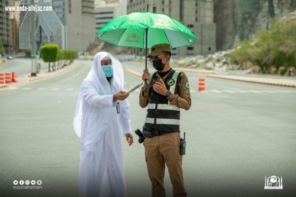 الإدارة العامة للخدمات الاجتماعية بالحرم المكي تطلق مبادرة مظلة الحرمين