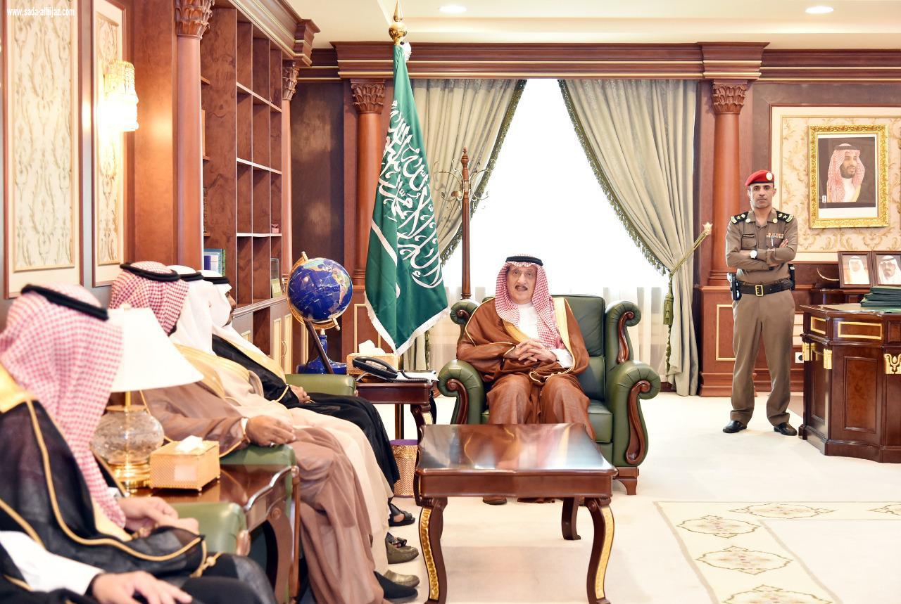 أمير منطقة جازان يستقبل المحافظين المهنئين بشهر رمضان المبارك