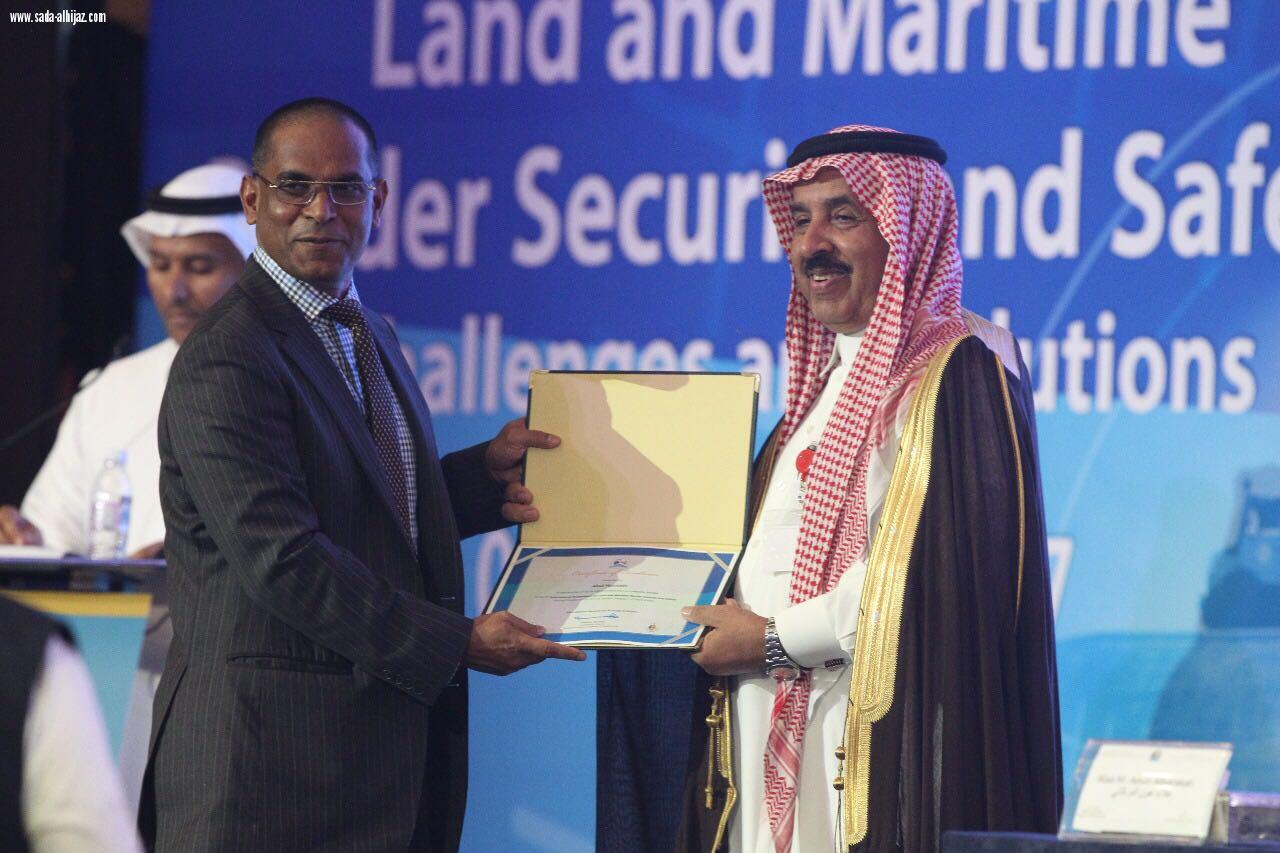 الندوة الدولية الأولى لأمن وسلامة الحدود توصي بتأسيس منتدى دولي. 