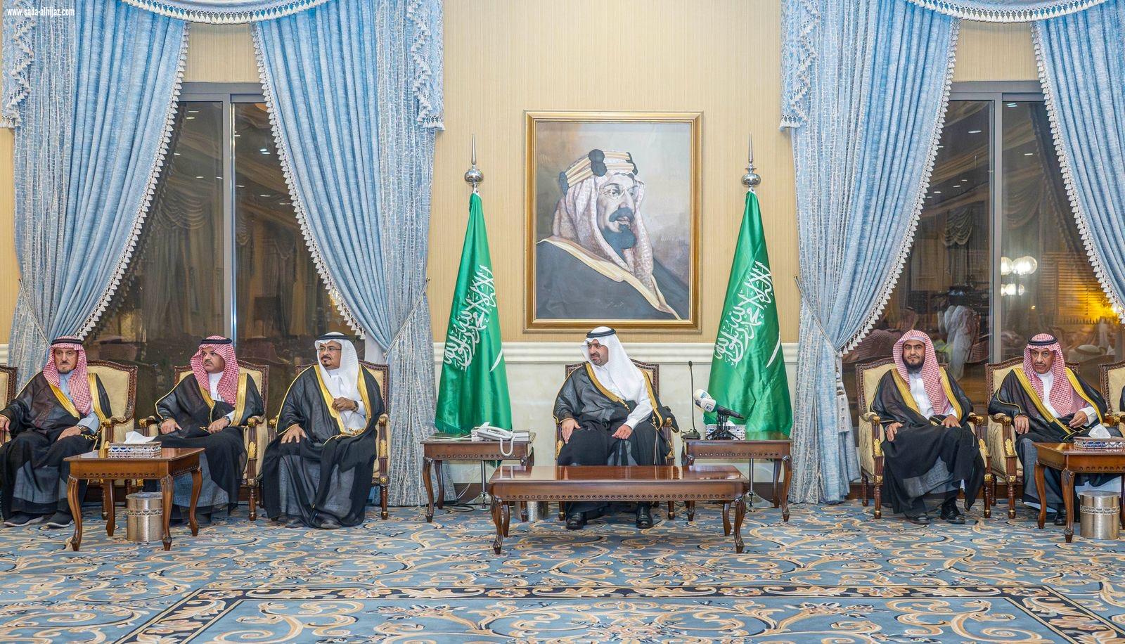 نيابةً عن أمير منطقة تبوك.. نائب أمير المنطقة يكرّم المشاركين في أعمال الحج بمنفذ حالة عمار 