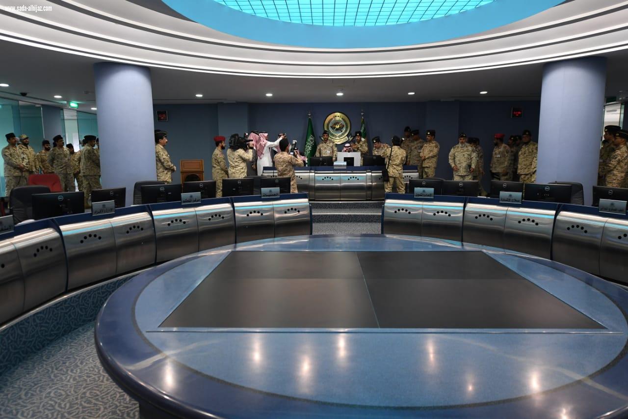 سمو الأمير عبدالله بن بندر يتفقد مركز القيادة الرئيسي لطمأن على قوات الحرس الوطني في الحد الجنوبي
