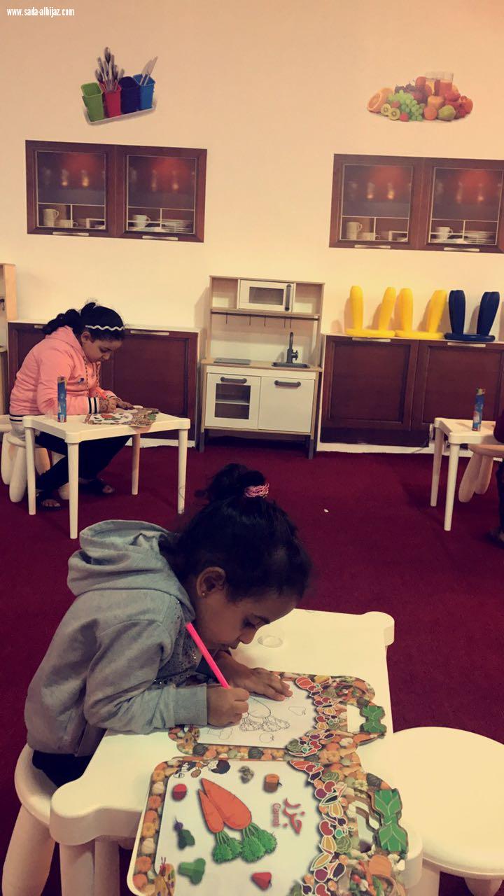 أستقبلت ارض المعرفة والترفية زوارها من الاطفال  بمخيم الطفل التابع للخيمة الذكية