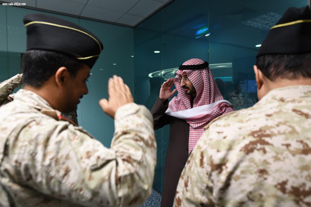 سمو الأمير عبدالله بن بندر يتفقد مركز القيادة الرئيسي لطمأن على قوات الحرس الوطني في الحد الجنوبي