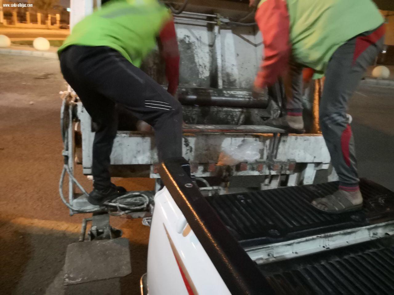 ضبط سيارة نقل في محاولة تهريب لحوم فاسدة الى مكة