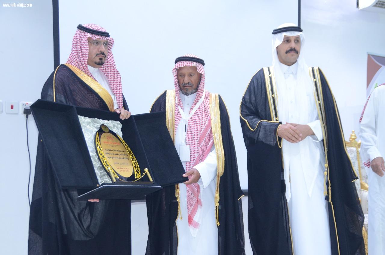 محافظ محافظة تربة يدشن جمعية شعر الخيرية