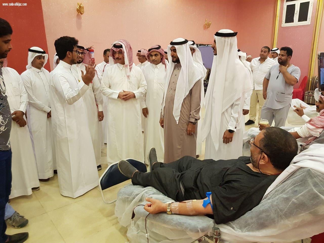 تحت شعار  قطرة ماء تحيي الأرض وقطرة دم تحيي نفس   محافظ صامطة يدشن حملة التبرع بالدم التي أطلقها نادي الحزم للتوستماسترز بالتعاون مع مستشفى صامطة العام