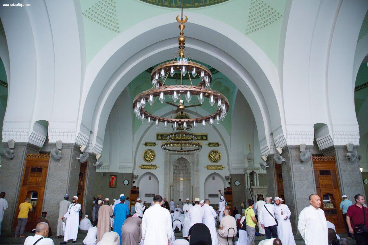 ضيوف برنامج خادم الحرمين يزورون مجمع الملك فهد لطباعة المصحف والمعالم التاريخية بالمدينة المنورة