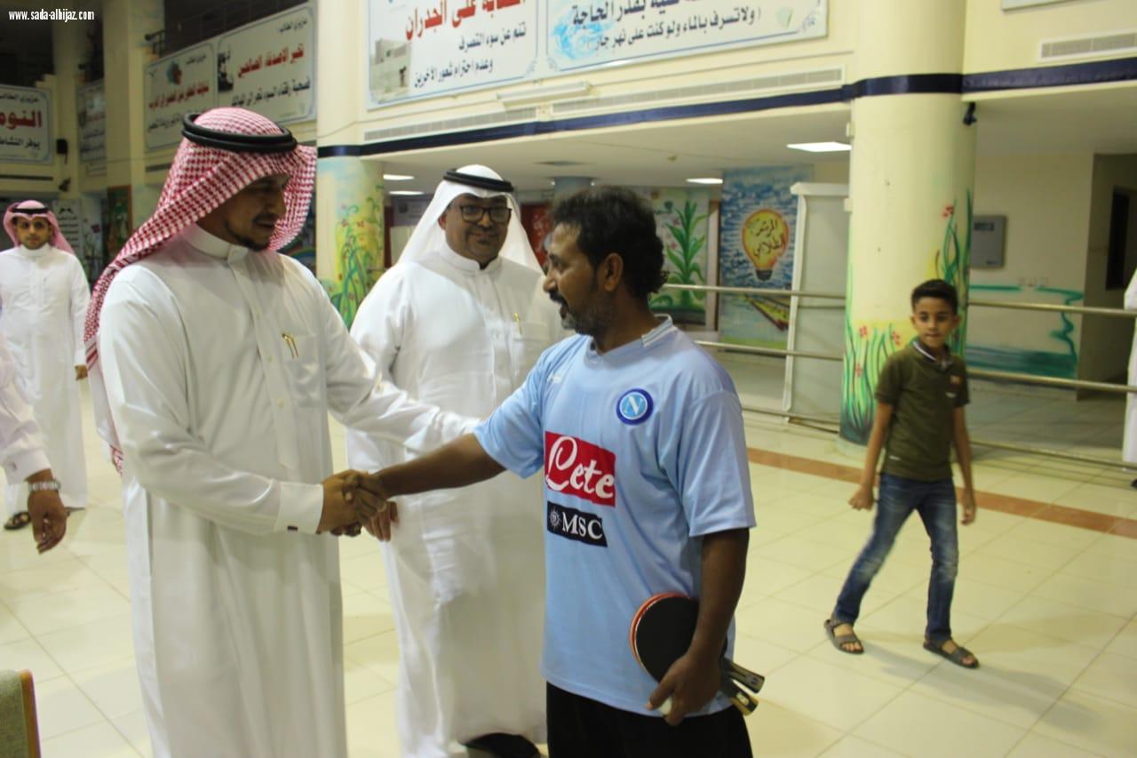 مدير التعليم بجازان د. عسيري الاحوس يزور نادي حي الحصمه