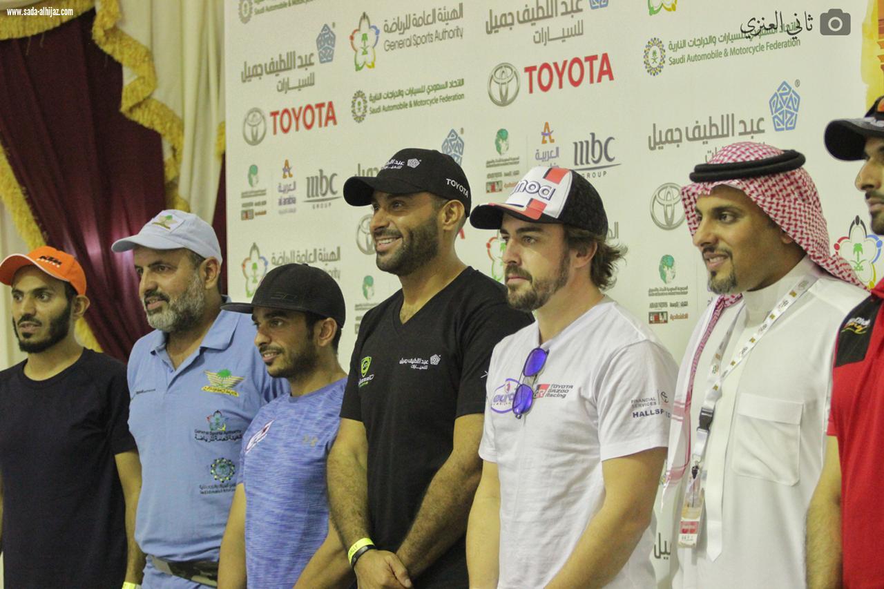 رالي العلا نيوم يعقد مؤتمره الصحفي الأول برئاسة الأمير خالد بن سلطان الفيصل والمشاركين بالسباق