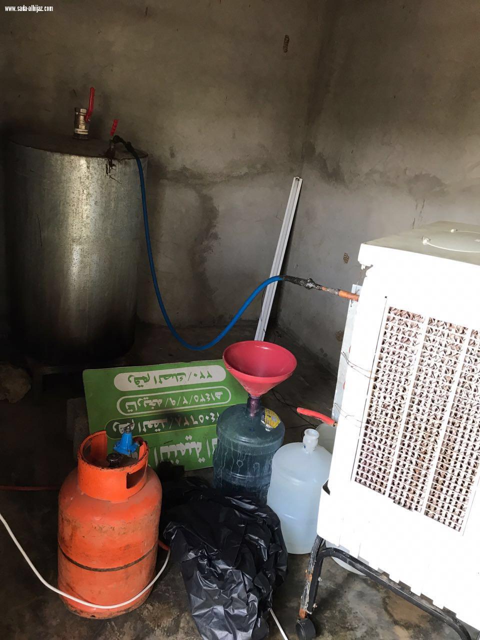 ضبط مصنع خمر متكامل يديره رجل وأمرأة بجازان