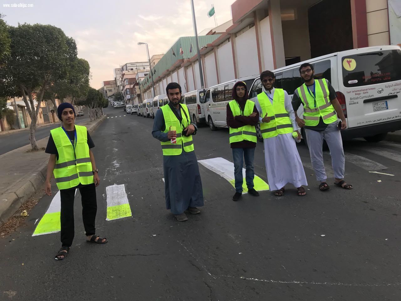 عمل تطوعي طلاء لبعض المطبات الغير واضحة بالتعاون مع مؤسسة سالم بن محفوظ وكلية المجتمع بالطائف وفريق عمق بجمعية البر الخيرية