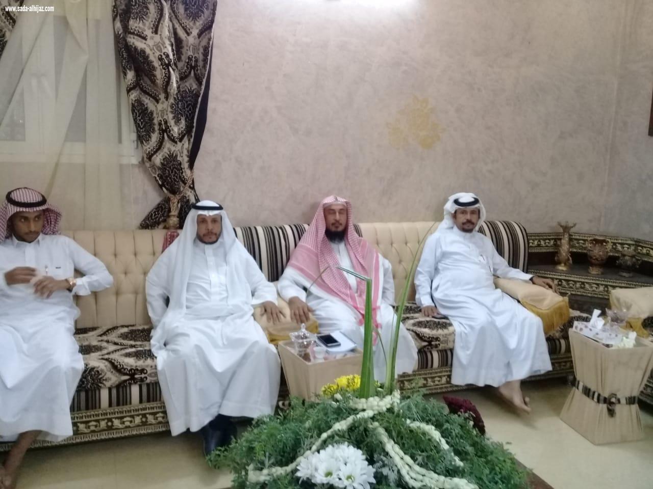 في ليلة الوفاء مشايخ واعيان بني حمد بمحافظة الطوال يكرمون الفيفي بمناسبة تقاعده