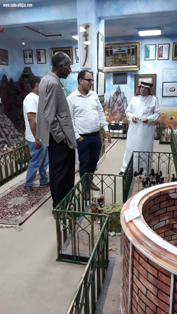 استعداد لاطلاق فعالية لغات وتراث الشعوب رئيس رابطة الجاليات المقيمة بالمملكة لكرة القدم و الرئيس الشرفي للرابطة يزوران مقر اقامة الفعالية متحف عبدالرؤوف خليل 