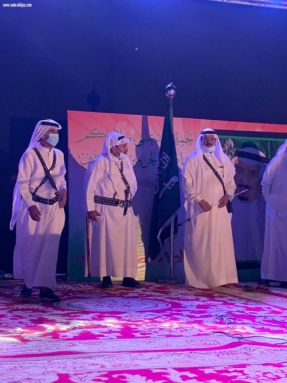 صفوف بني سعد للموروث الشعبي تحتفل بمناسبة شفاء خادم الحرمين الشريفين الملك سلمان بن عبدالعزيز آل سعود بمحافظة الطائف .