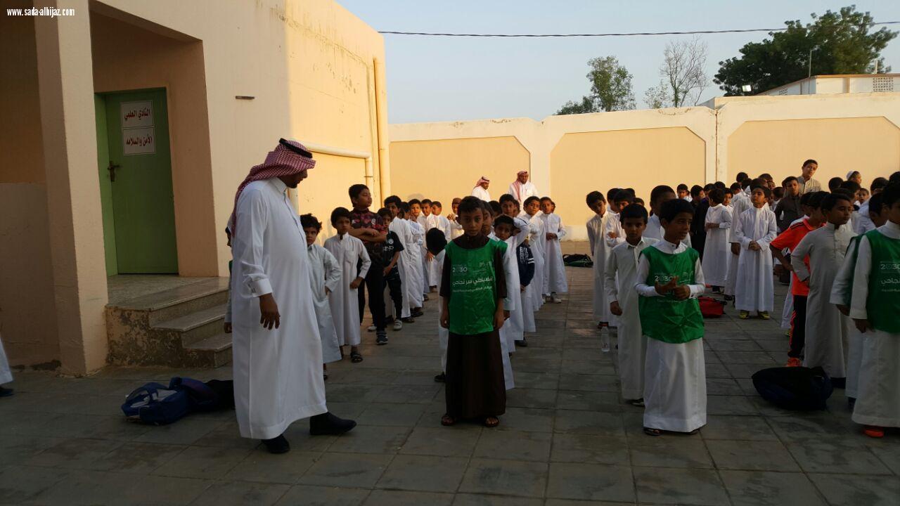 مدرسة الندوة تكرم الفائزين في الانضباط المدرسي