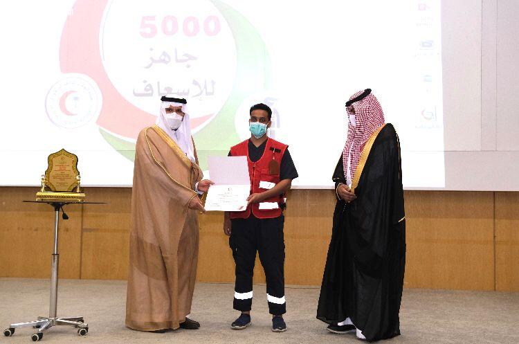 بحضور سعادة مدير عام فرع هيئة الهلال الأحمر بمنطقة الجوف  وكيل إمارة منطقة الجوف يكرم سفير الحياة البلوي