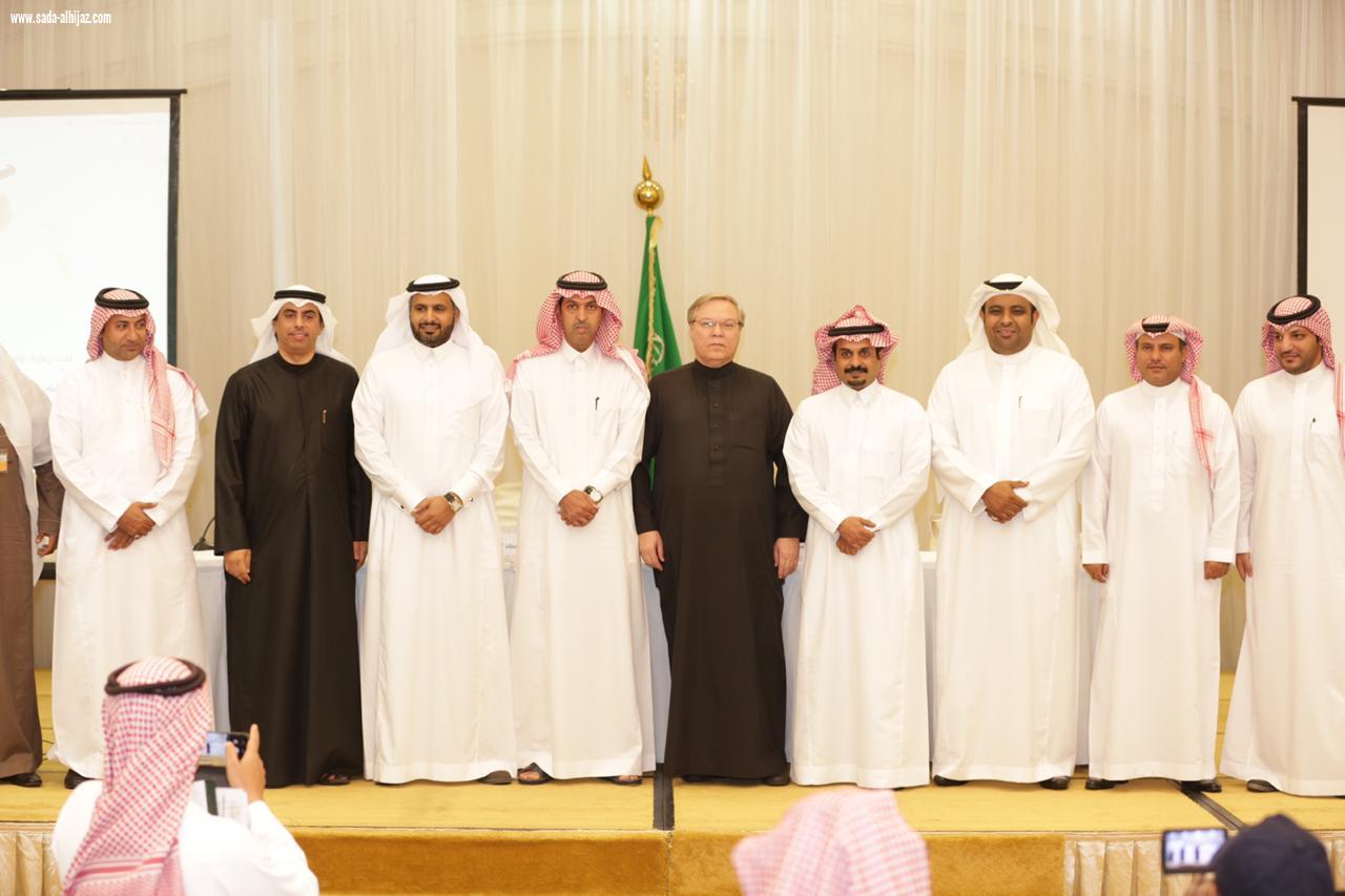 برعاية الأمير خالد الفيصل انطلاق مسابقة الخط العربي بالشراكة مابين جمعية الثقافة والفنون بجدة وشركة تراثنا للمسؤولية الاجتماعية 