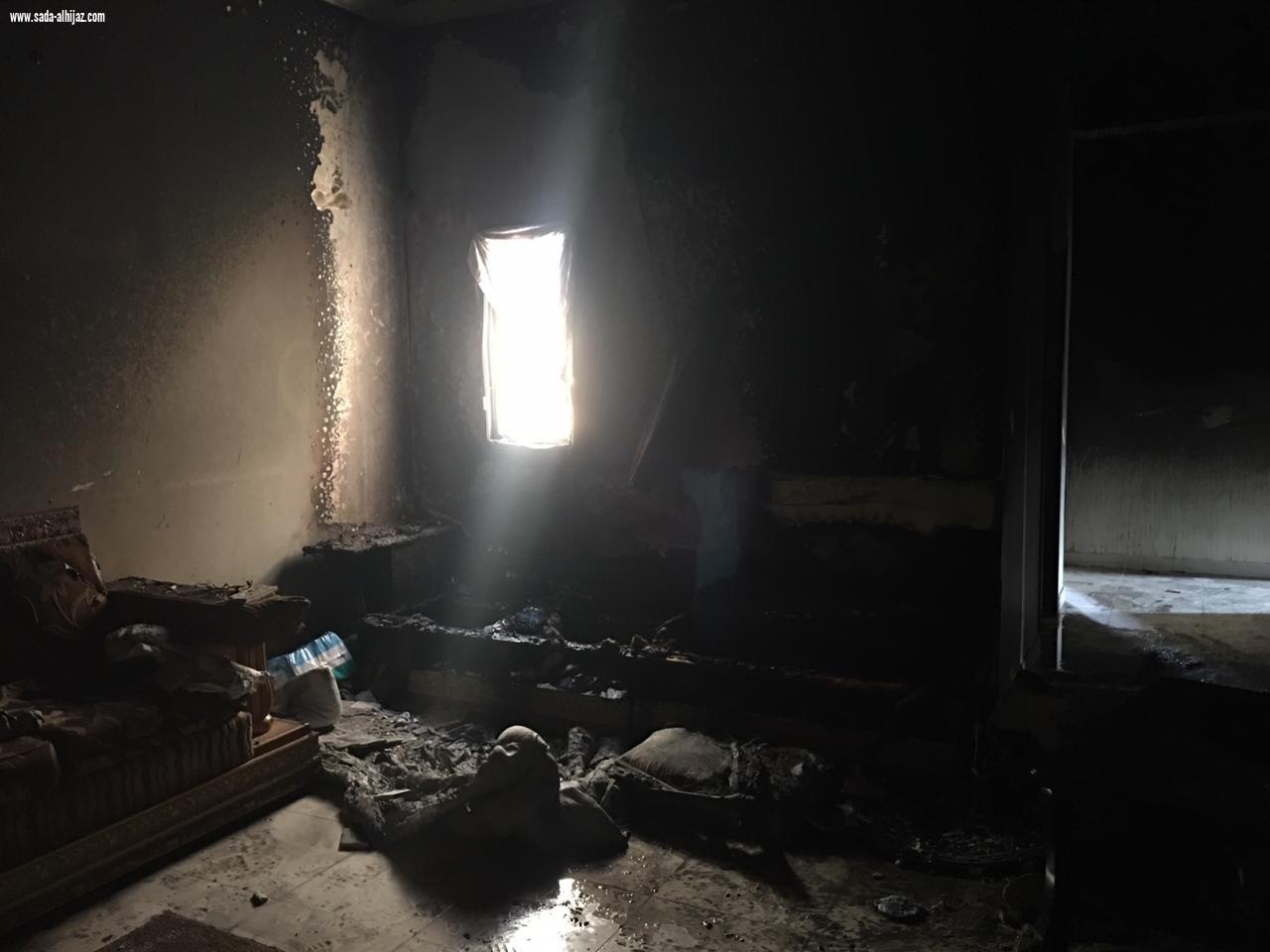 مدني ينبع ينقذ 3 أطفال وامرأة من حريق شب في عمارة سكنية في حي الجابرية