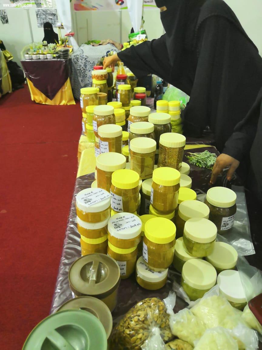 صحيفة صوت مكة تتجول في سوق الأسر المنتجة بمهرجان صبيا فن٦ 
