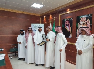 مدير تعليم عسير يكرم قادة المدارس المتقاعدين في أحد رفيدة 