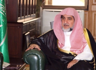 ضيوف الملك للعمرة(12) يؤدون صلاة الجمعة بالحرم النبوي الشريف