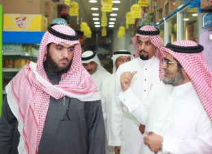 وكيل وزارة التنمية الإجتماعية يزور الجمعية التعاونية  الاستهلاكية زادكم 