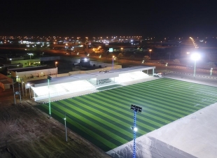 بلدية محافظة حوطة بني تميم تنهي تجهيز ملعب رياضي مطابق للمواصفات الفنية العالمية لدى إتحاد كرة القدم فيفا