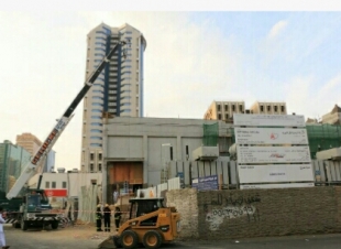 مكة سقوط محول كهربائي من ارتفاع 4 أمتار على عاملين 