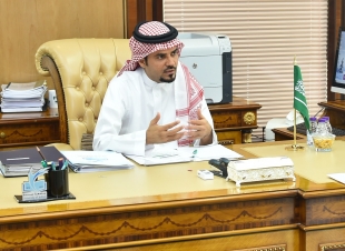 أكد أن التطلعات قائمة لإنشاء كلية مستقلة للقرآن الكريم 