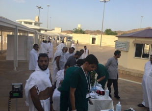 صحة الطائف تخضع 1400صائم للفحص بميقات قرن المنازل