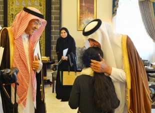 زيارة عدا من ابناء مركز جدة للتوحد التابع لجمعية الفيصلية  للمستشار خادم الحرمين الشريفين  في مقر الإمارة بمكة المكرمة  