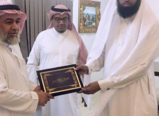 تحدى ظروفه ليحول حلمه إلى واقع قصة بطلها حارس مدرسة بمكة 