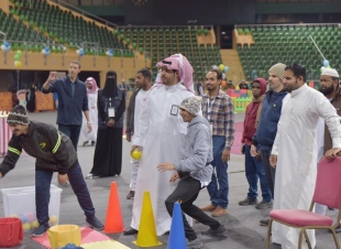 الأميرة مشاعل بنت عبدالمحسن : توصيات وشراكات مجتمعية لدعمهم وتأهيلهم قريبا انطلق برعاية أمير الشرقية ودعم هيئة الرياضة مهرجان (همم) لذوي الإعاقة وأسرهم يختتم فعالياته بالدمام أصحاب الهمم يستعرضون إنجازاتهم الوطنية أمام زوار المهرجان