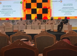 وزير البيئة  والمياه والزراعة  يكرم القثامي