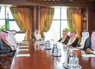 أمير تبوك يؤكد على أهمية الدور المناط بالمحافظين في نقل الصورة الحقيقية التي يشعر بها المواطن والمواطنة وتلمس احتياجاتهم وخدمتهم   