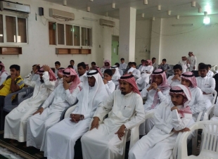 وحدة النشاط الطلابي بوسط جازان تنفذ دورة في مجال الإنشاد للطلاب 