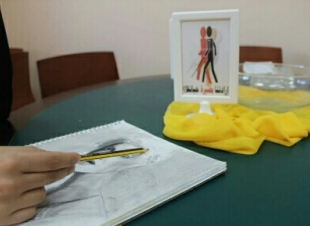 طالبات الإحتياجات الخاصة  بجامعة الطائف  يبدعن فنياً 