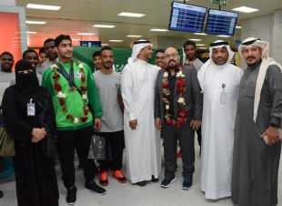 الاتحاد السعودي لرفع الأثقال يلمع ذهباً